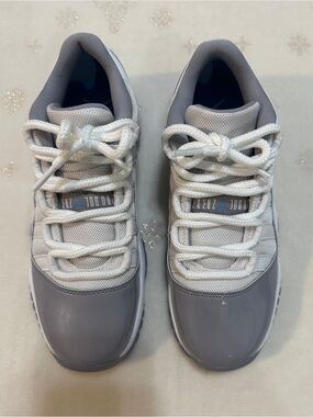 Jordan Low-Top Sneakers - White & Grey